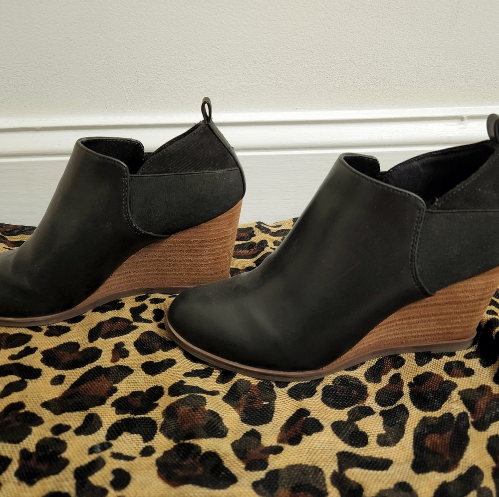 Dr. Scholl's Be Energized Wedge Heel size 7